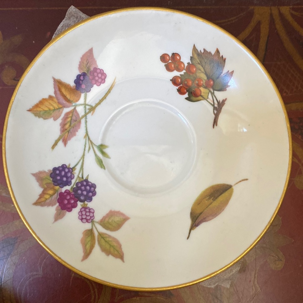 Royal Worcester Evesham 6 saucers